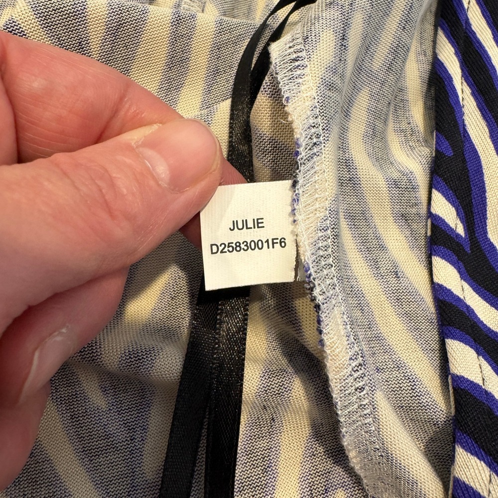 Diane von Furstenberg Julie Silk Wrap Dress Black Blue White Zebra Print Size 12 - Picture 14 of 16
